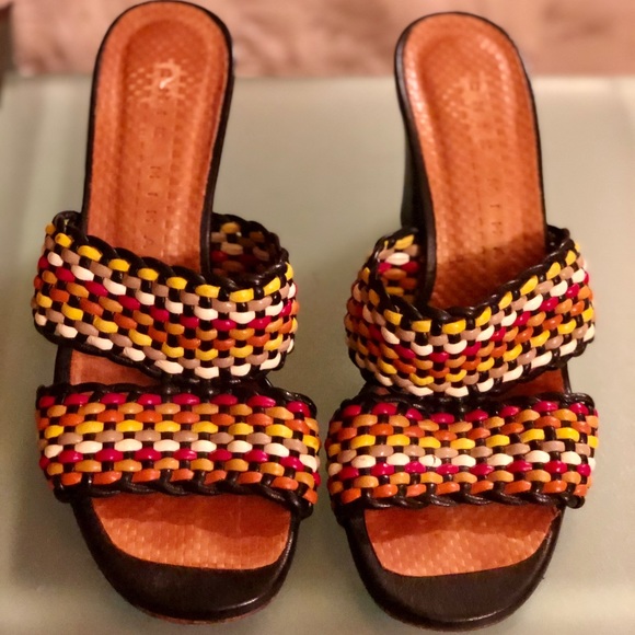 CHIC MIHARA Woven Multi-colored Sandals - Picture 2 of 6